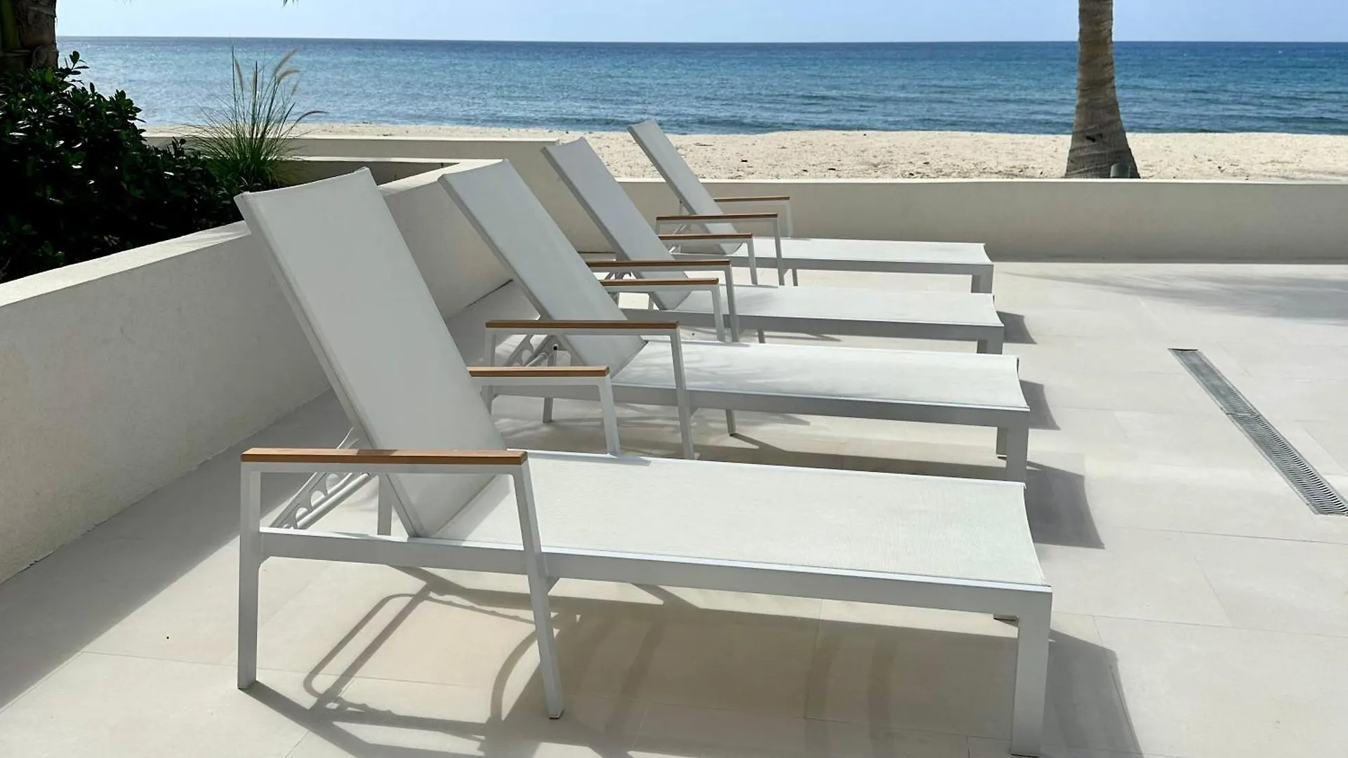 Silver Reef 3 Oceanfront Condo North Side Semesterbostad